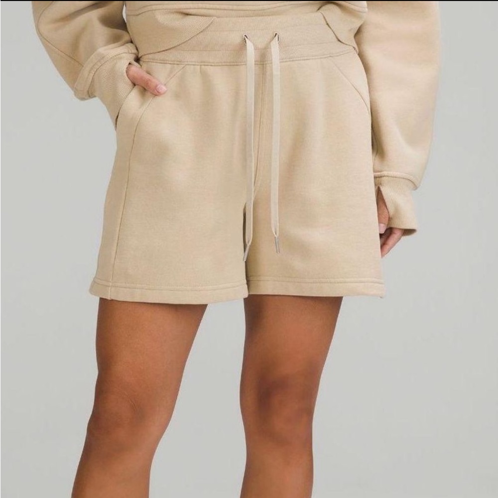 lululemon NWT scuba shorts!